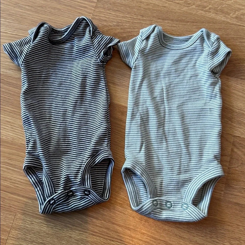 Carter's 0-3 months Cars/Airplanes baby boys bodysuits